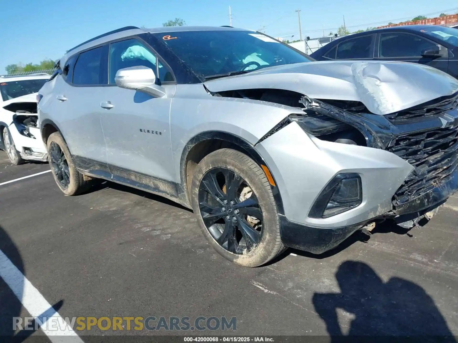 1 Photograph of a damaged car 3GNKBERS0LS723324 CHEVROLET BLAZER 2020
