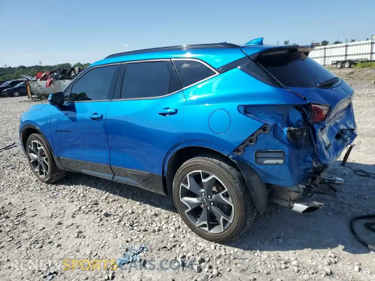 2 Photograph of a damaged car 3GNKBERS5LS546737 CHEVROLET BLAZER 2020