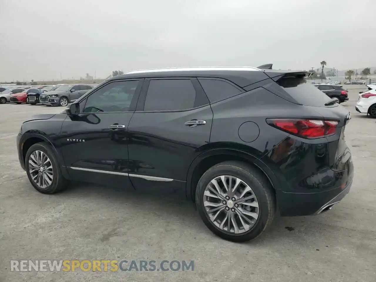 2 Photograph of a damaged car 3GNKBFRS6LS557834 CHEVROLET BLAZER 2020