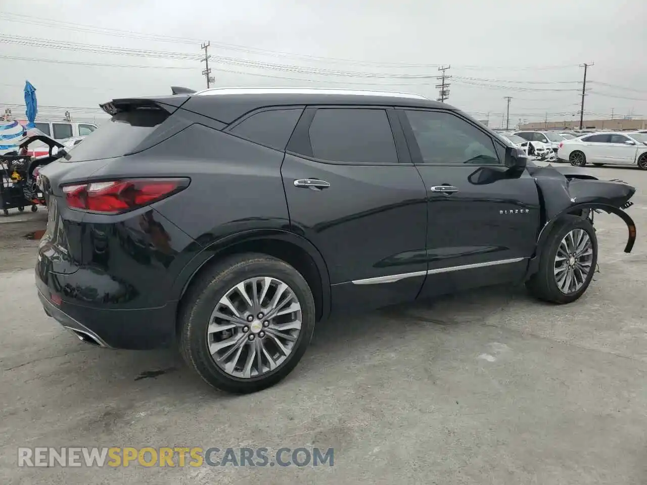 3 Photograph of a damaged car 3GNKBFRS6LS557834 CHEVROLET BLAZER 2020