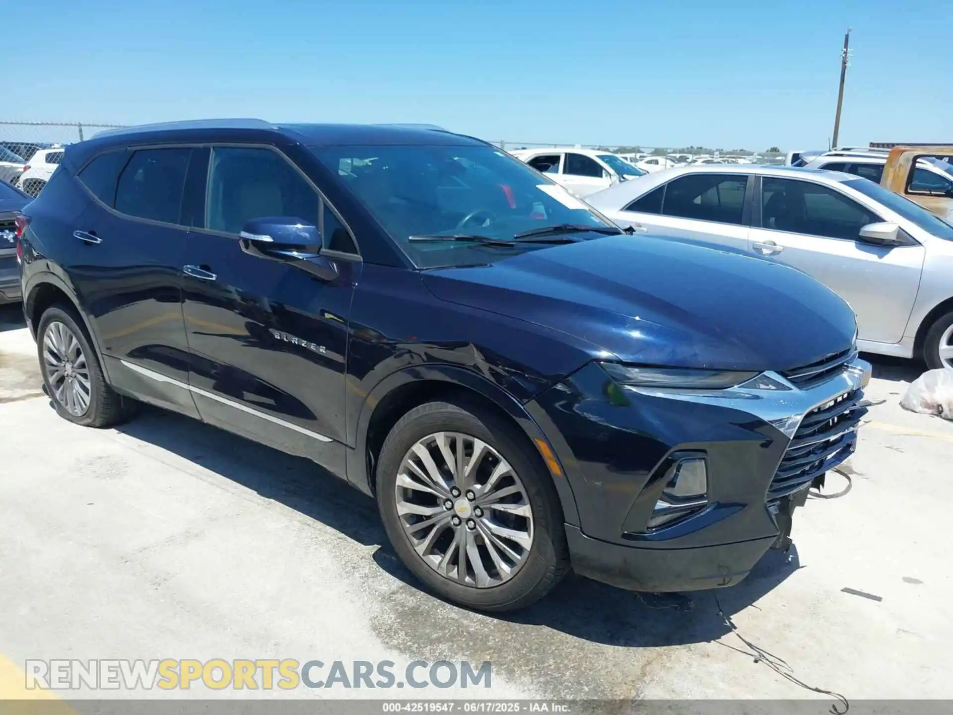 1 Фотография поврежденного автомобиля 3GNKBFRS9LS543779 CHEVROLET BLAZER 2020