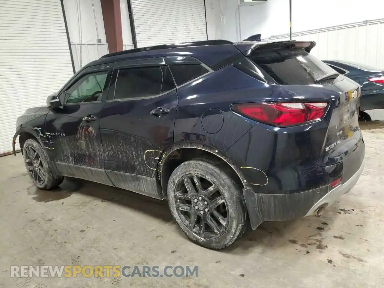 2 Фотография поврежденного автомобиля 3GNKBHR40LS621394 CHEVROLET BLAZER 2020