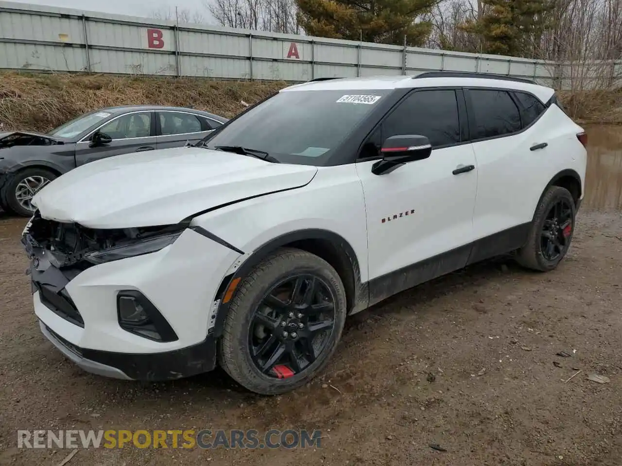1 Photograph of a damaged car 3GNKBHR41LS626720 CHEVROLET BLAZER 2020