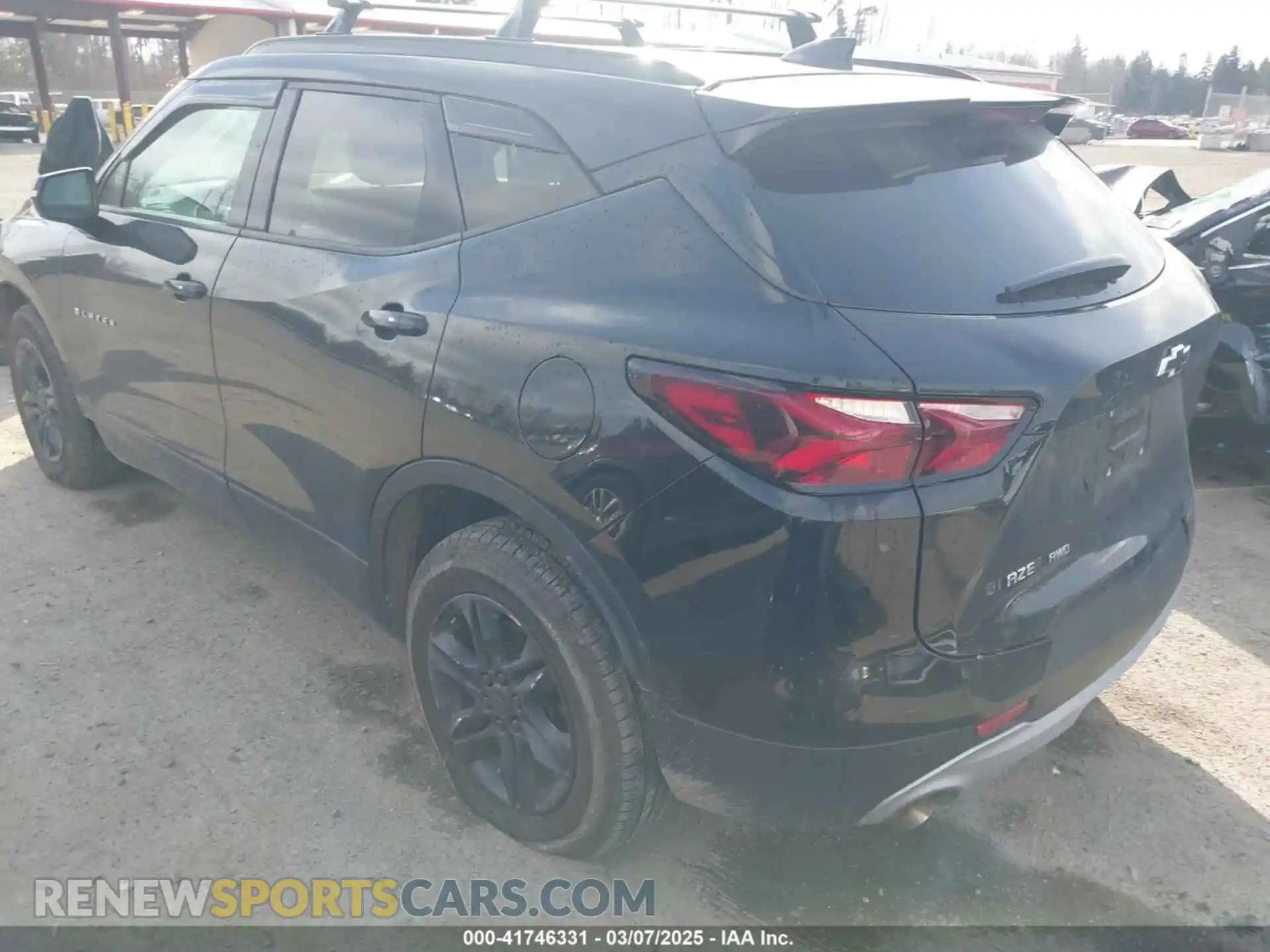 3 Photograph of a damaged car 3GNKBHR42LS697974 CHEVROLET BLAZER 2020