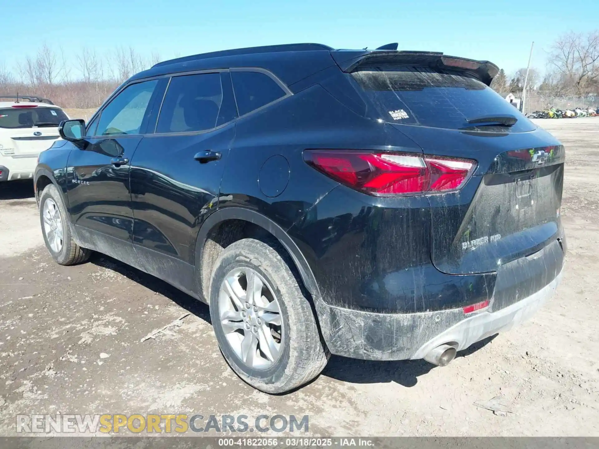 3 Фотография поврежденного автомобиля 3GNKBHR45LS722561 CHEVROLET BLAZER 2020
