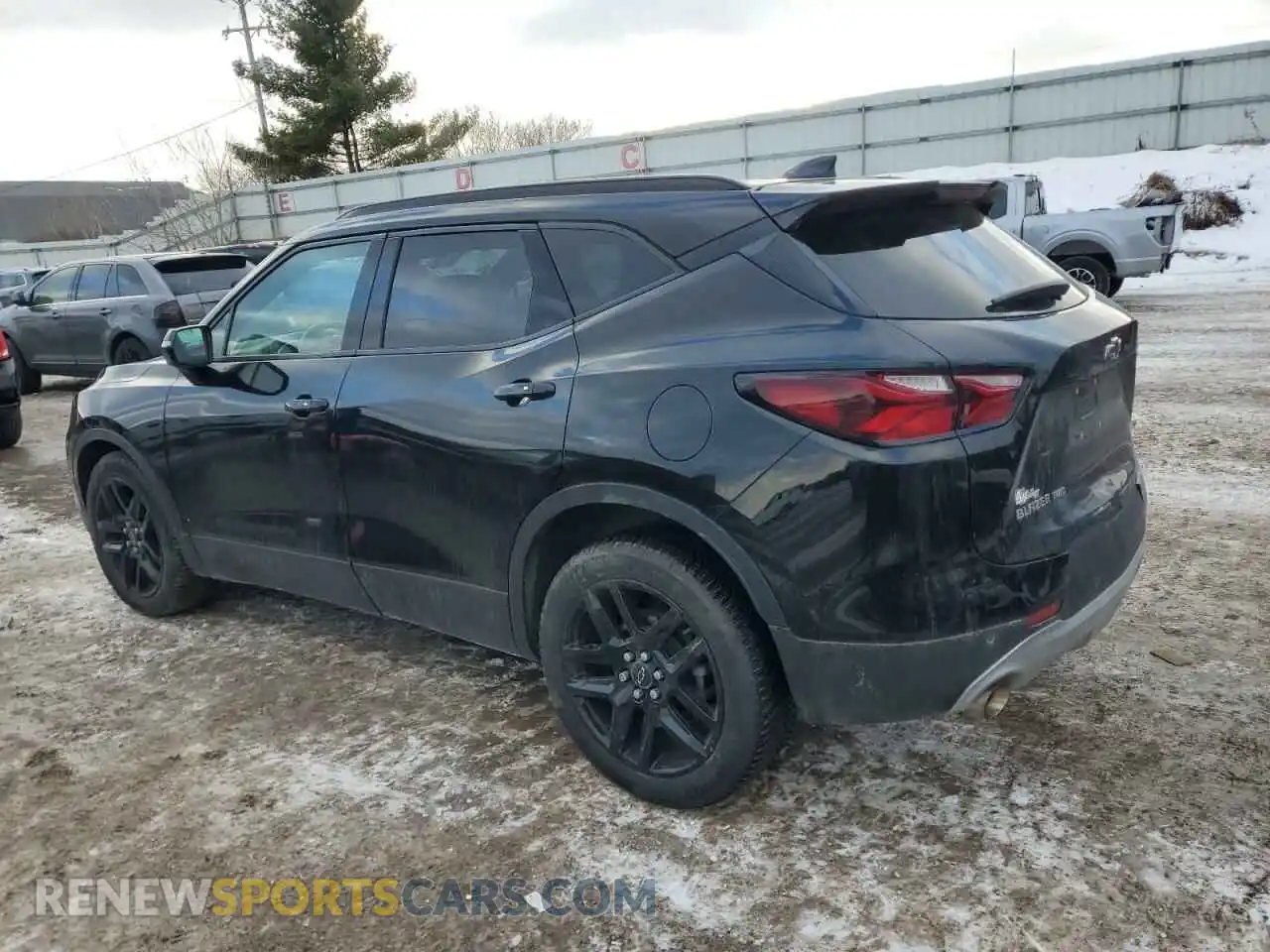 2 Photograph of a damaged car 3GNKBHR46LS656618 CHEVROLET BLAZER 2020