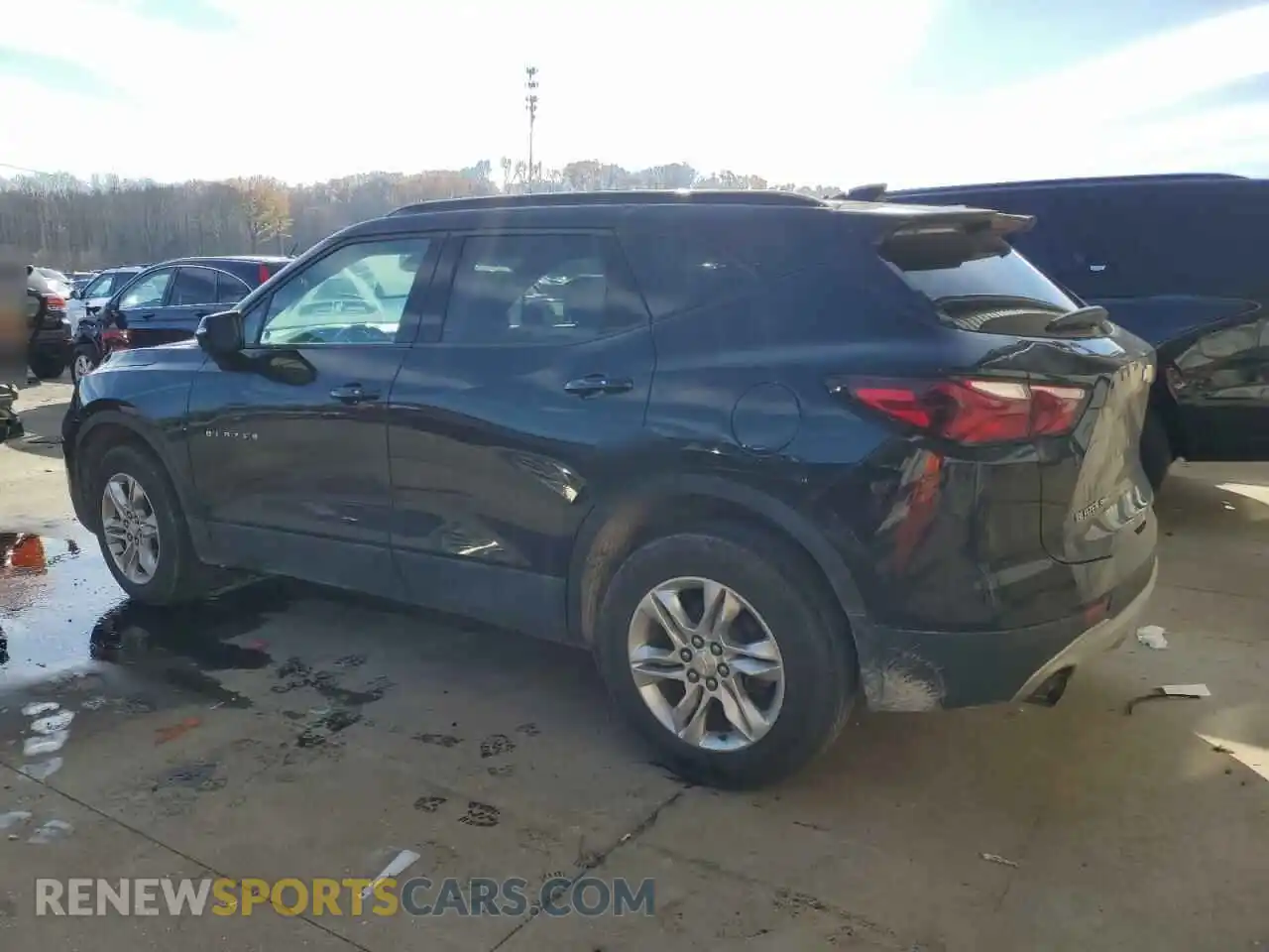 2 Photograph of a damaged car 3GNKBHR49LS649999 CHEVROLET BLAZER 2020
