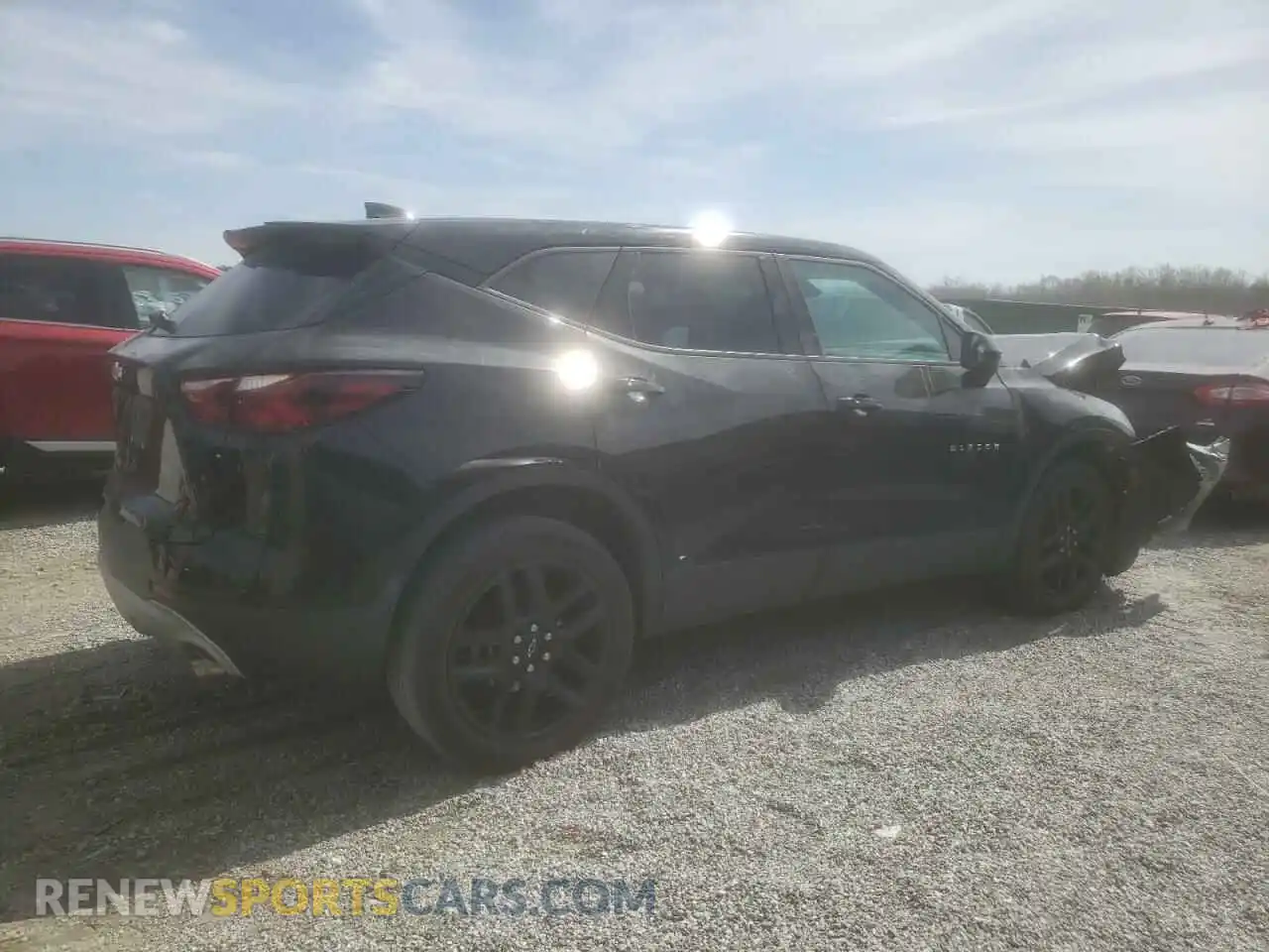 3 Photograph of a damaged car 3GNKBHRS0LS692383 CHEVROLET BLAZER 2020