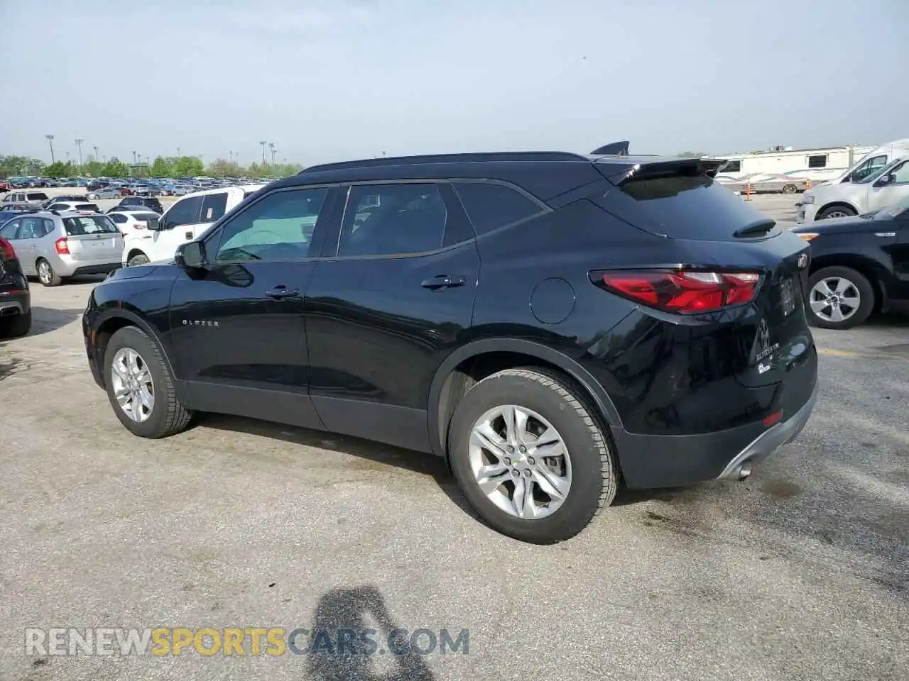 2 Photograph of a damaged car 3GNKBHRS1LS592633 CHEVROLET BLAZER 2020