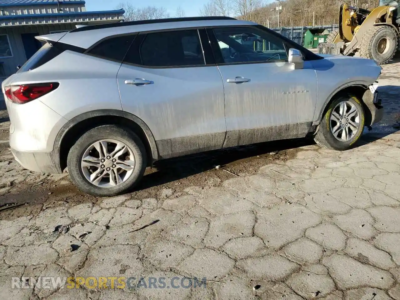 3 Photograph of a damaged car 3GNKBHRS1LS712365 CHEVROLET BLAZER 2020