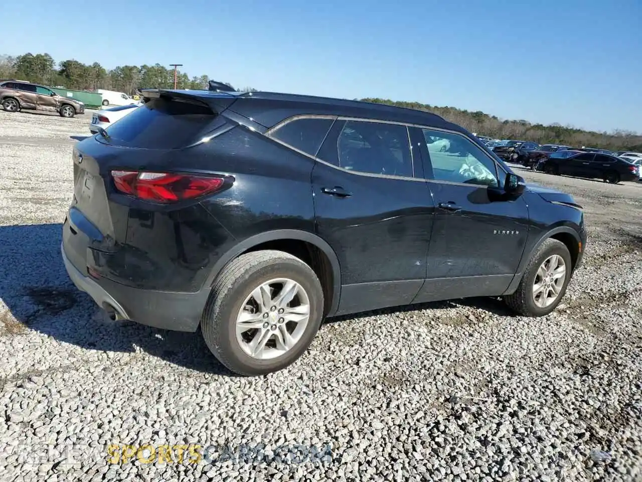 3 Photograph of a damaged car 3GNKBHRS6LS608020 CHEVROLET BLAZER 2020