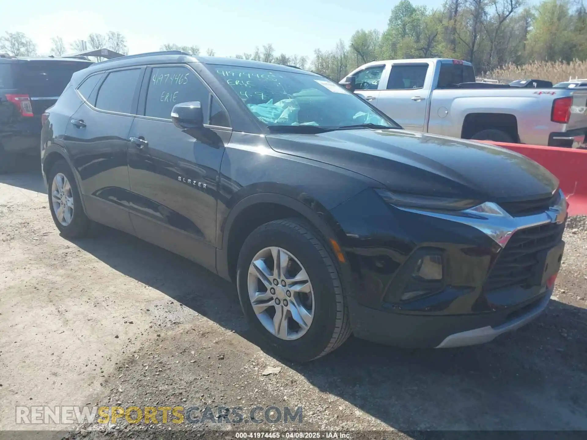 1 Photograph of a damaged car 3GNKBHRS6LS726276 CHEVROLET BLAZER 2020