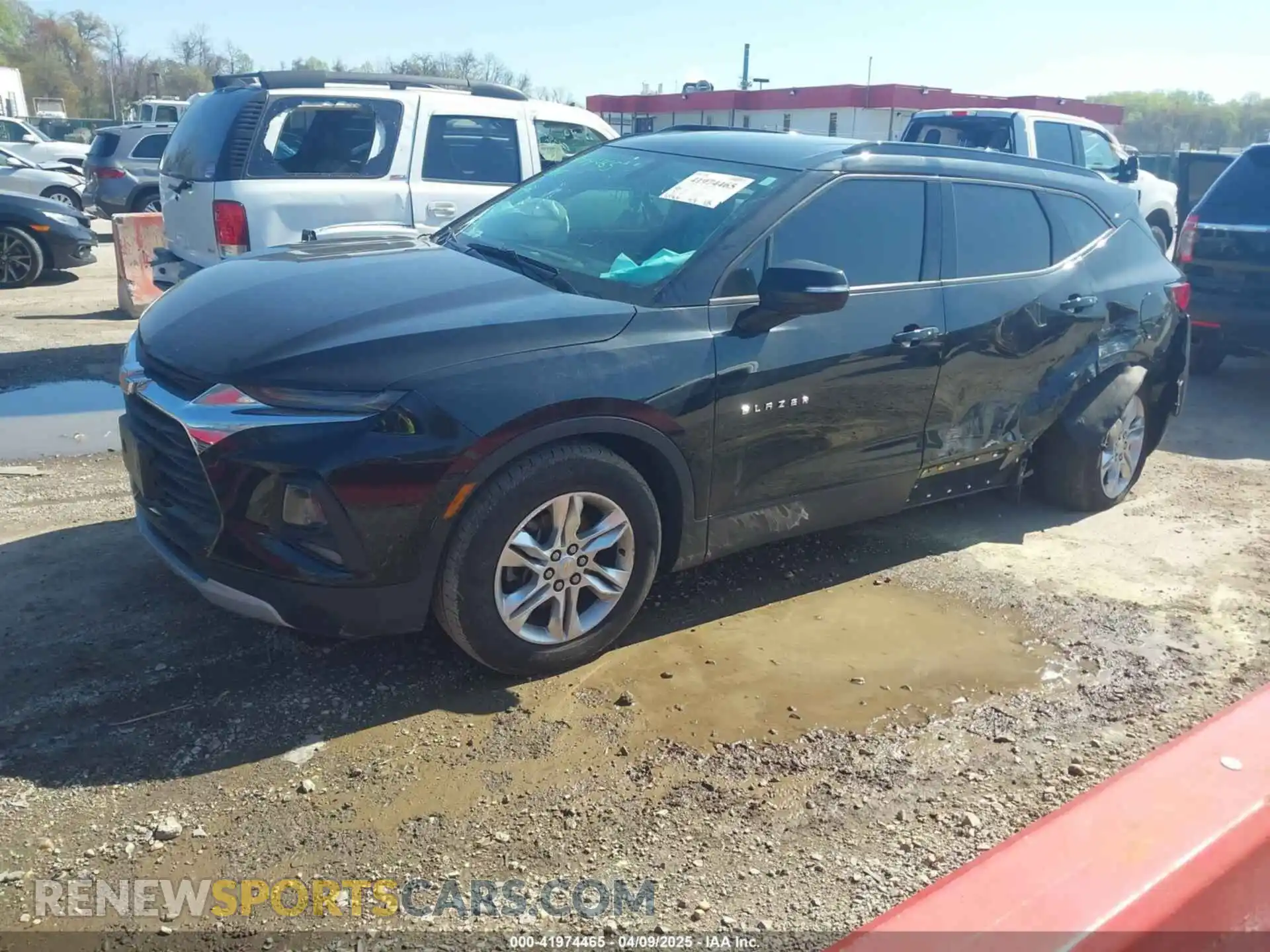 2 Photograph of a damaged car 3GNKBHRS6LS726276 CHEVROLET BLAZER 2020
