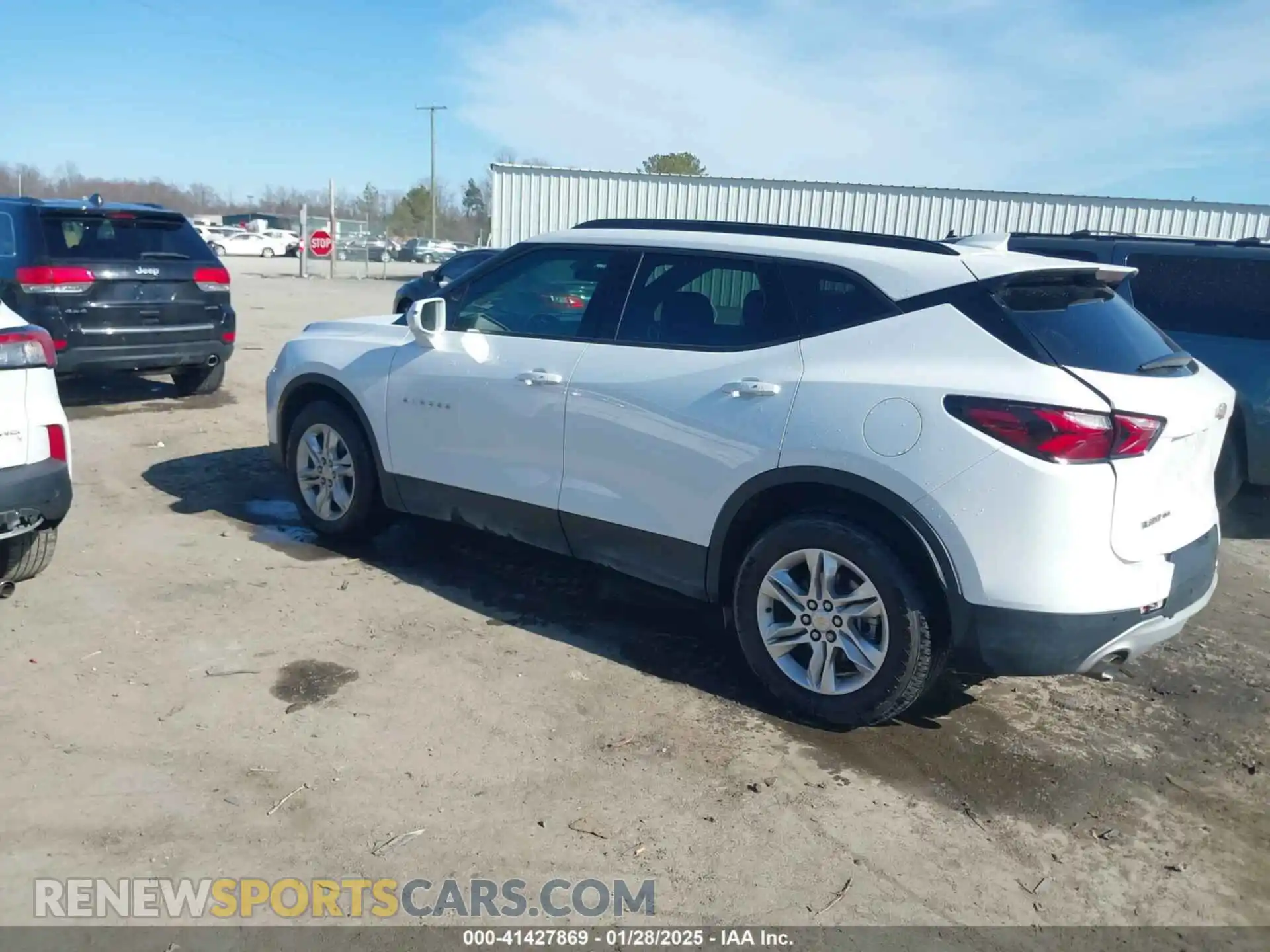 3 Photograph of a damaged car 3GNKBHRS7LS715965 CHEVROLET BLAZER 2020
