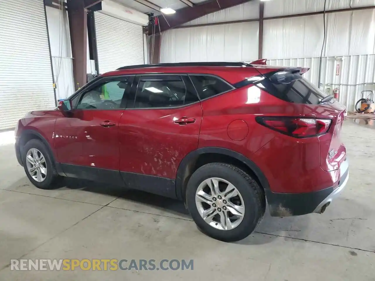 2 Photograph of a damaged car 3GNKBHRS8LS561251 CHEVROLET BLAZER 2020