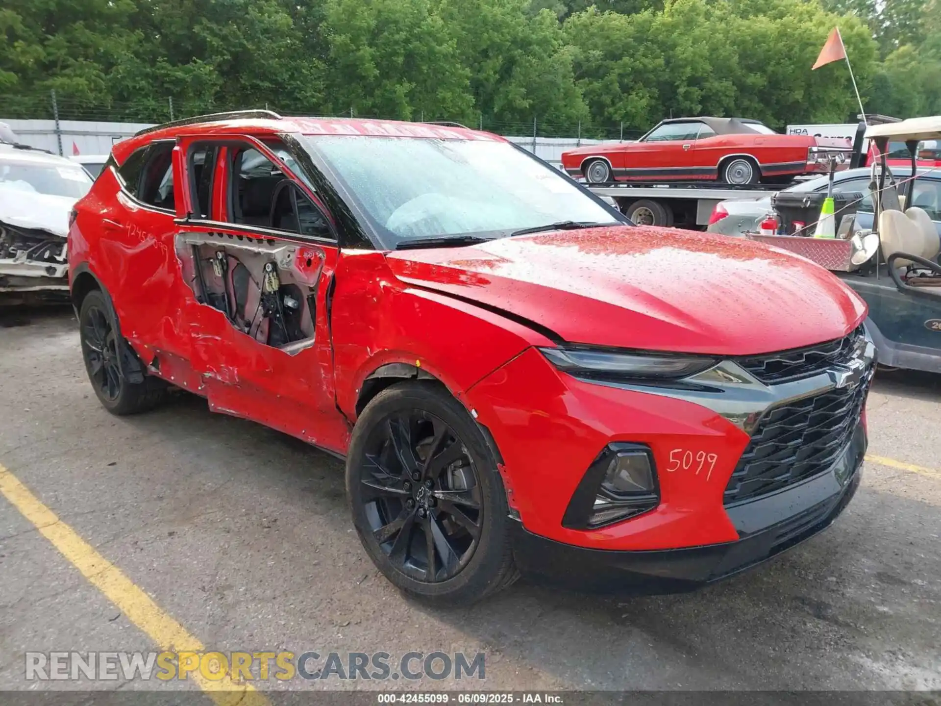 1 Photograph of a damaged car 3GNKBKRS2LS610070 CHEVROLET BLAZER 2020