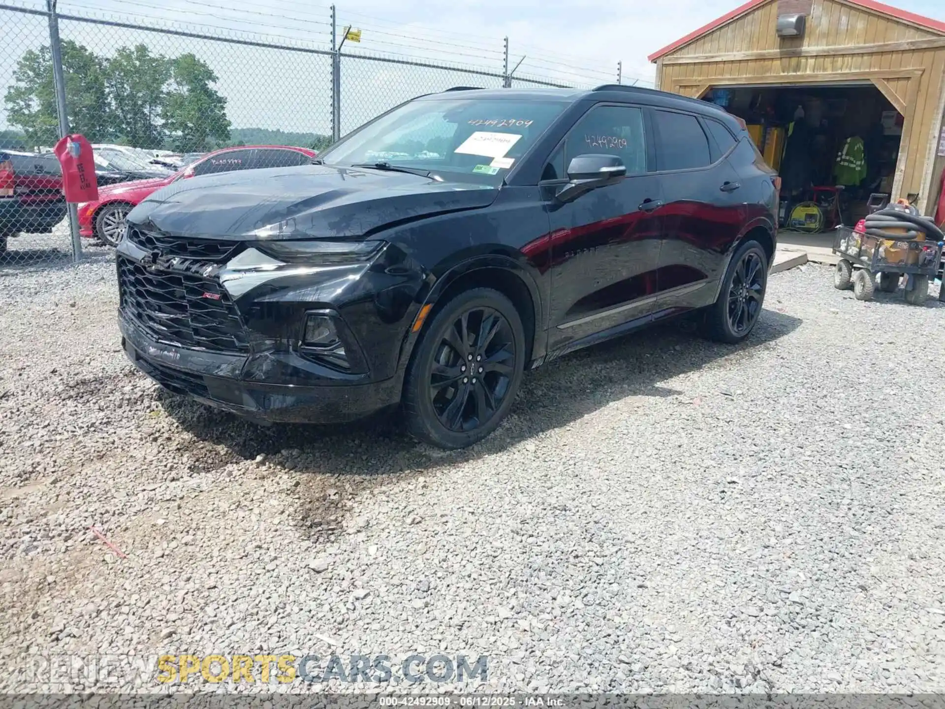 2 Photograph of a damaged car 3GNKBKRS2LS633719 CHEVROLET BLAZER 2020
