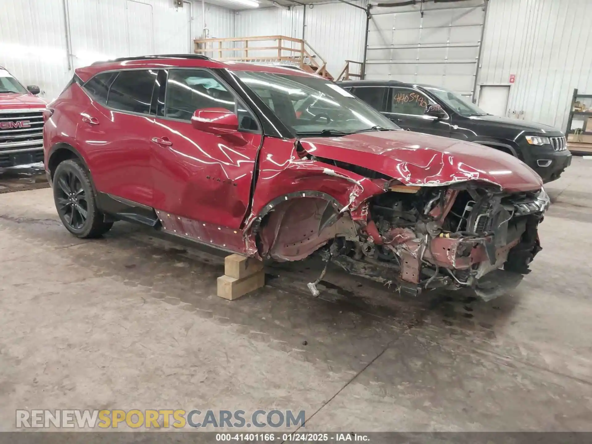 1 Photograph of a damaged car 3GNKBKRS4LS546470 CHEVROLET BLAZER 2020