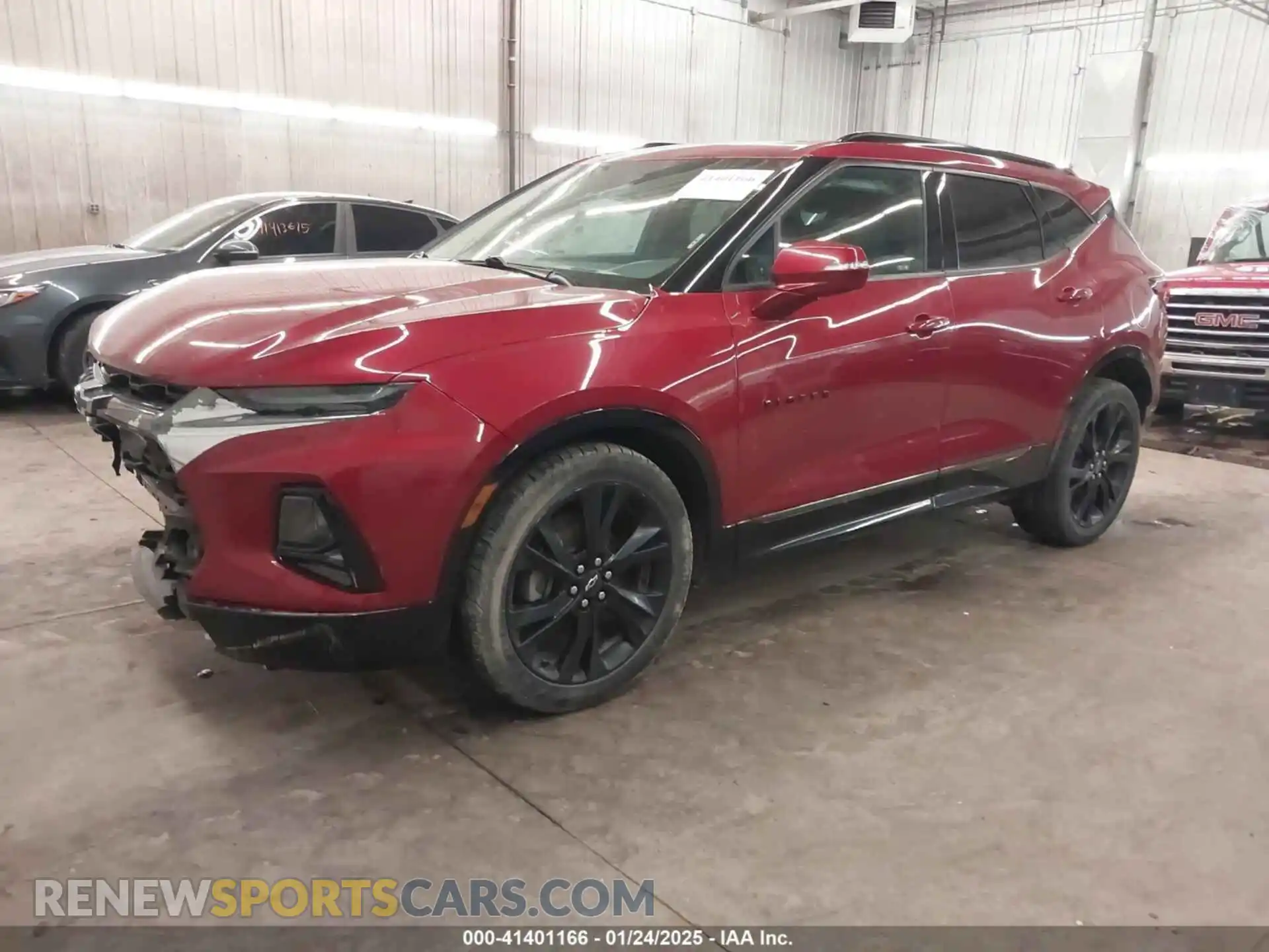 2 Photograph of a damaged car 3GNKBKRS4LS546470 CHEVROLET BLAZER 2020