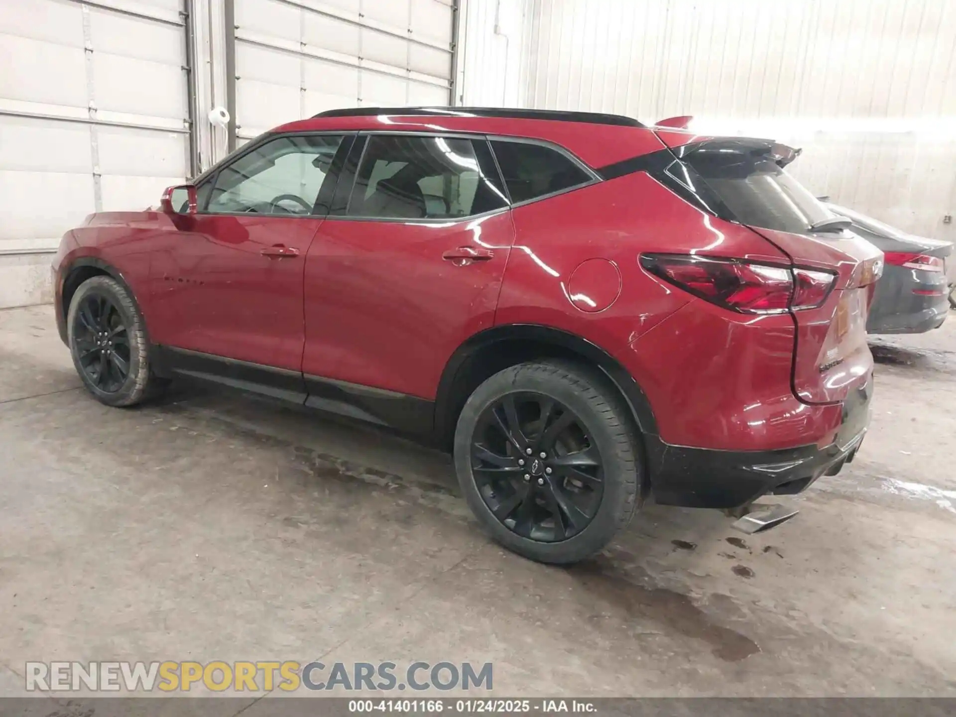 3 Photograph of a damaged car 3GNKBKRS4LS546470 CHEVROLET BLAZER 2020