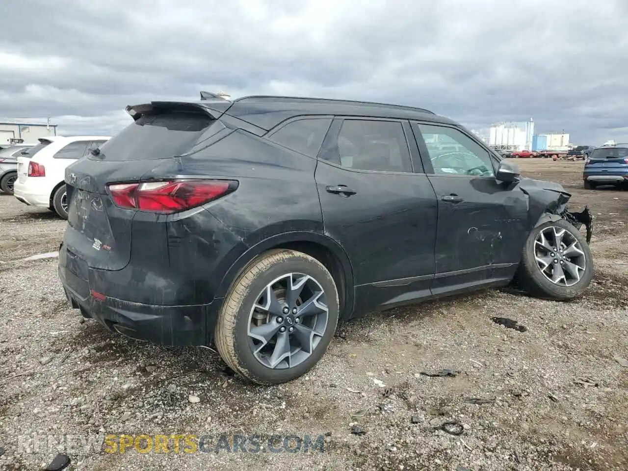 3 Photograph of a damaged car 3GNKBKRS5LS547658 CHEVROLET BLAZER 2020