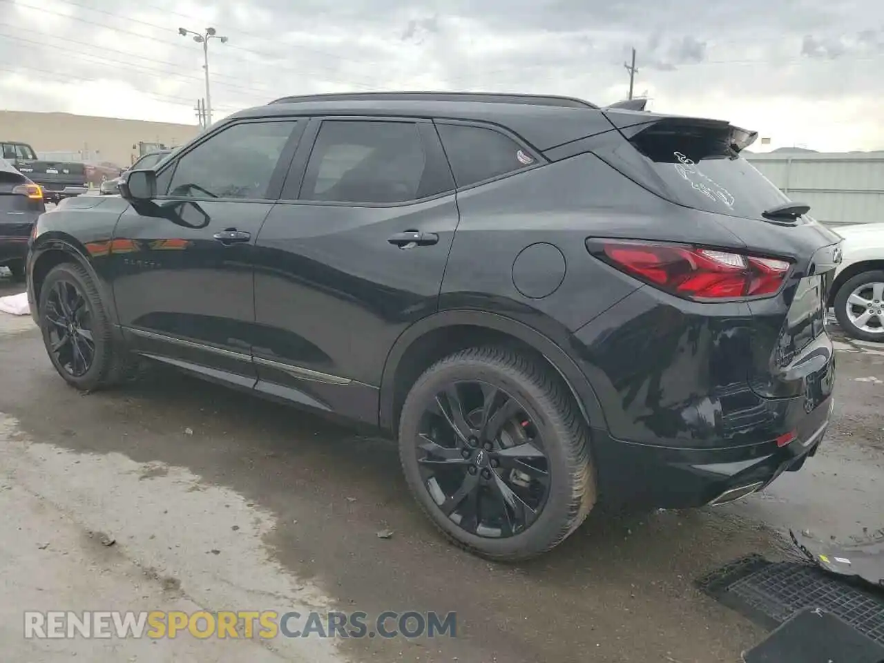 2 Фотография поврежденного автомобиля 3GNKBKRS6LS594990 CHEVROLET BLAZER 2020
