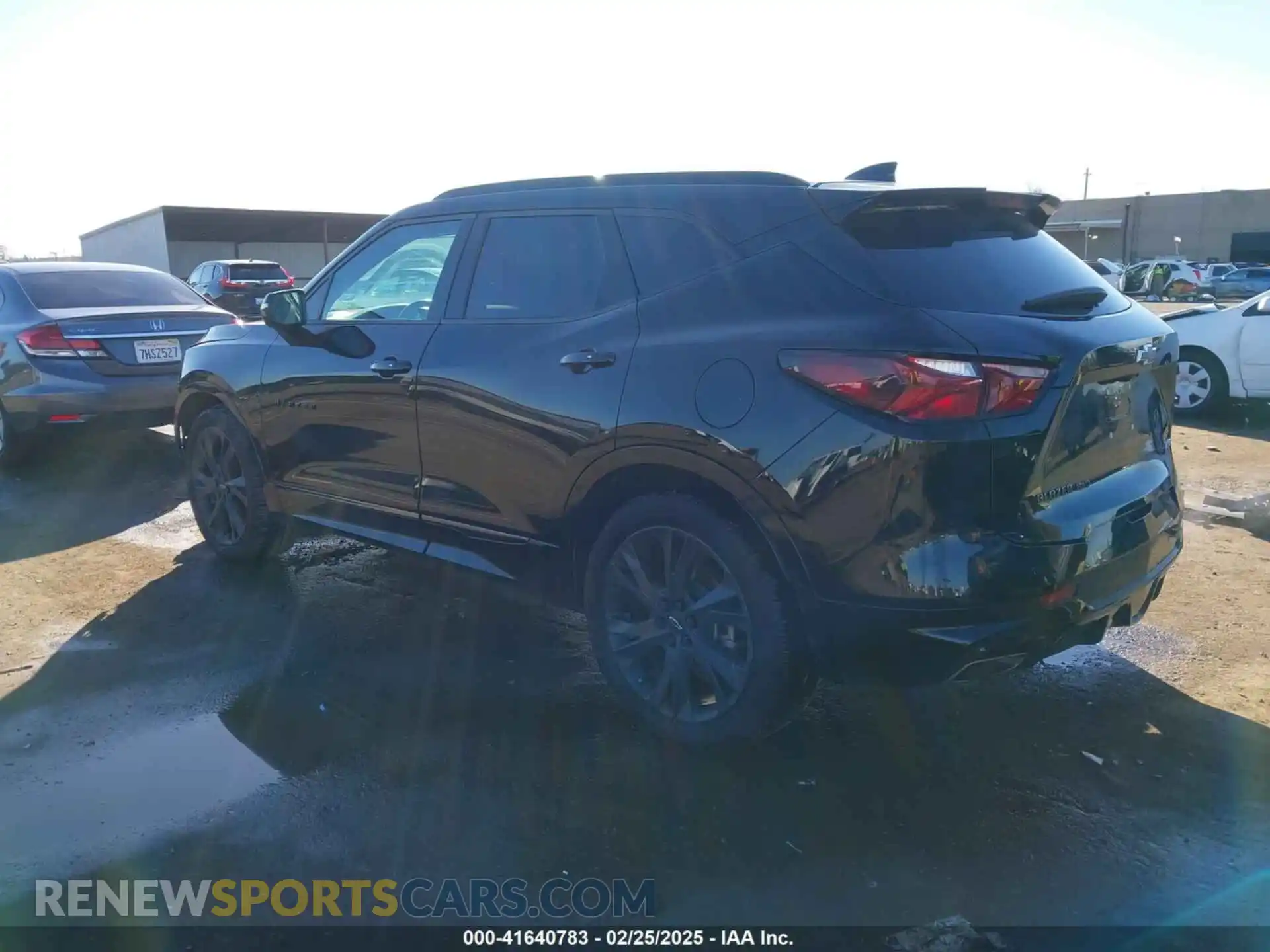 3 Photograph of a damaged car 3GNKBKRS6LS686438 CHEVROLET BLAZER 2020