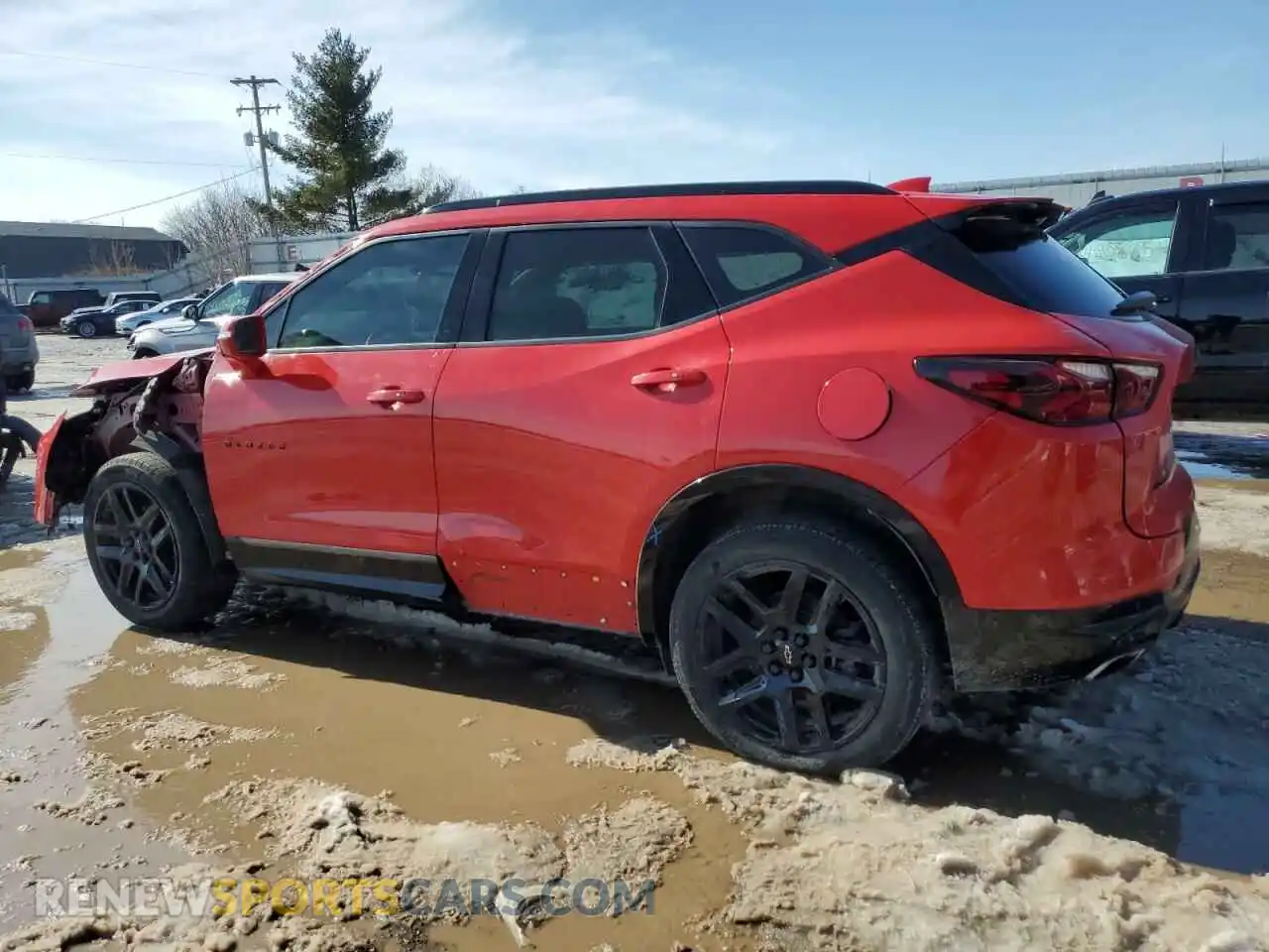 2 Photograph of a damaged car 3GNKBKRS8LS538923 CHEVROLET BLAZER 2020