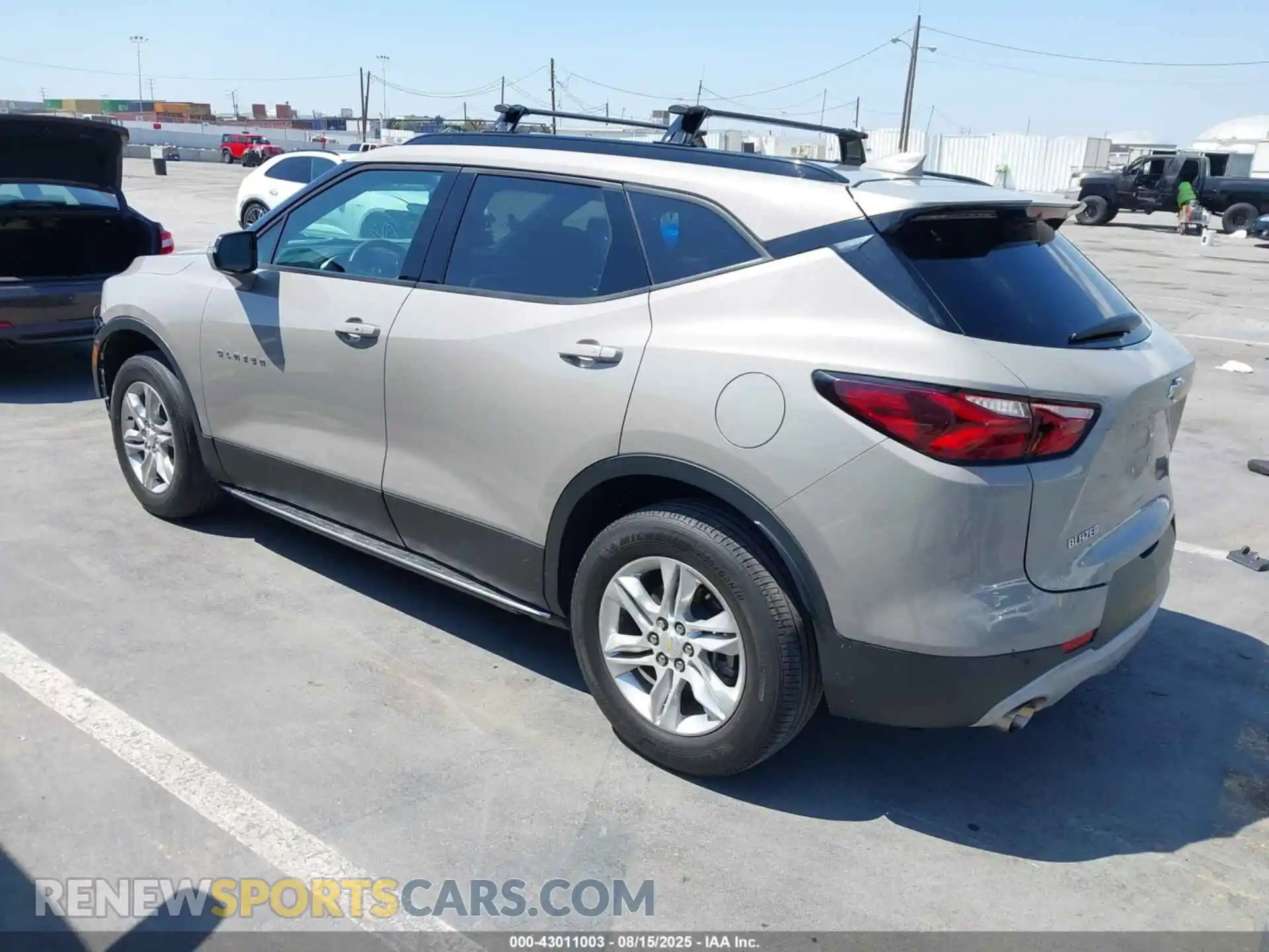 3 Photograph of a damaged car 3GNKBBRA0MS518612 CHEVROLET BLAZER 2021