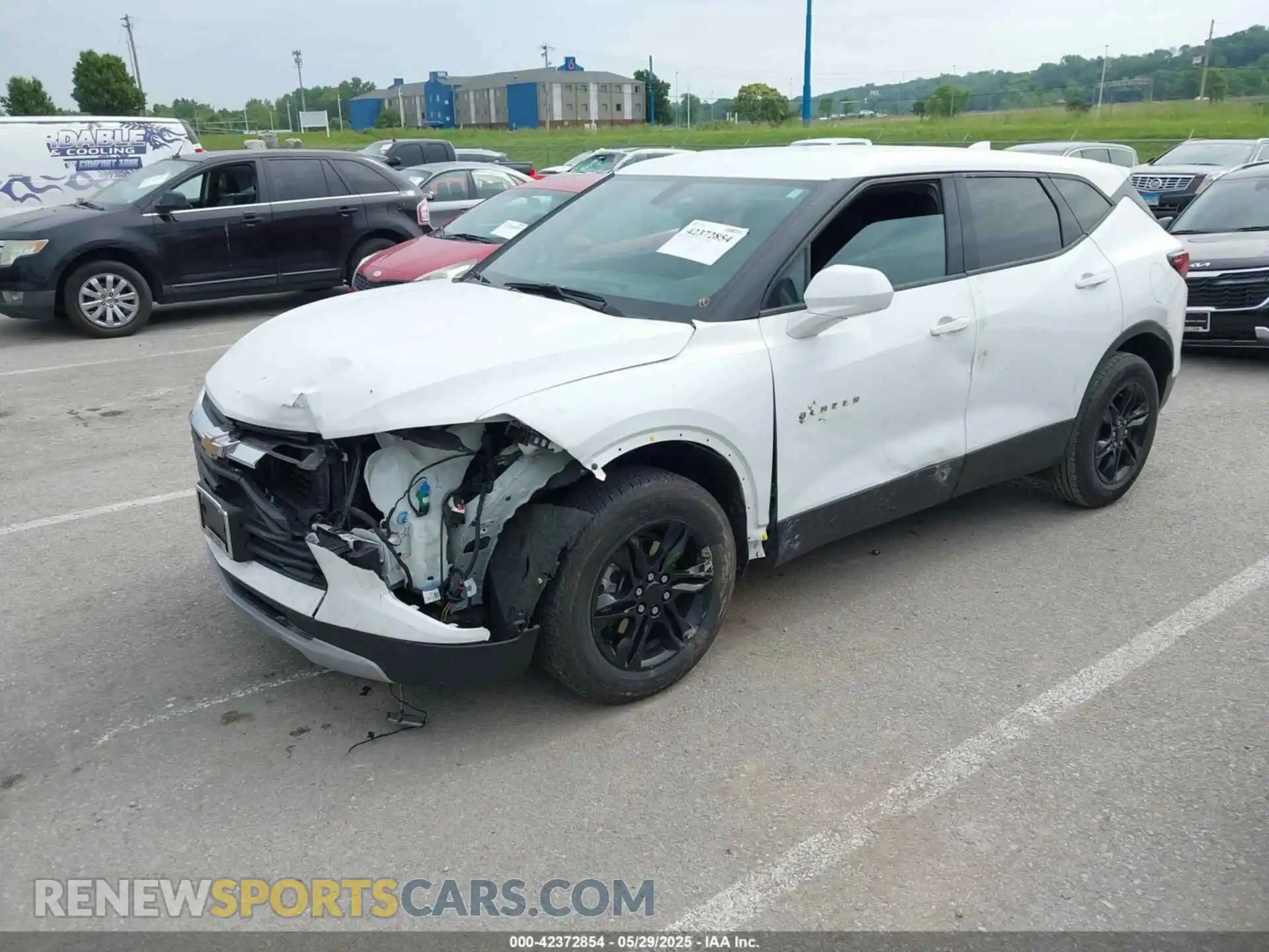 2 Photograph of a damaged car 3GNKBBRA4MS574567 CHEVROLET BLAZER 2021