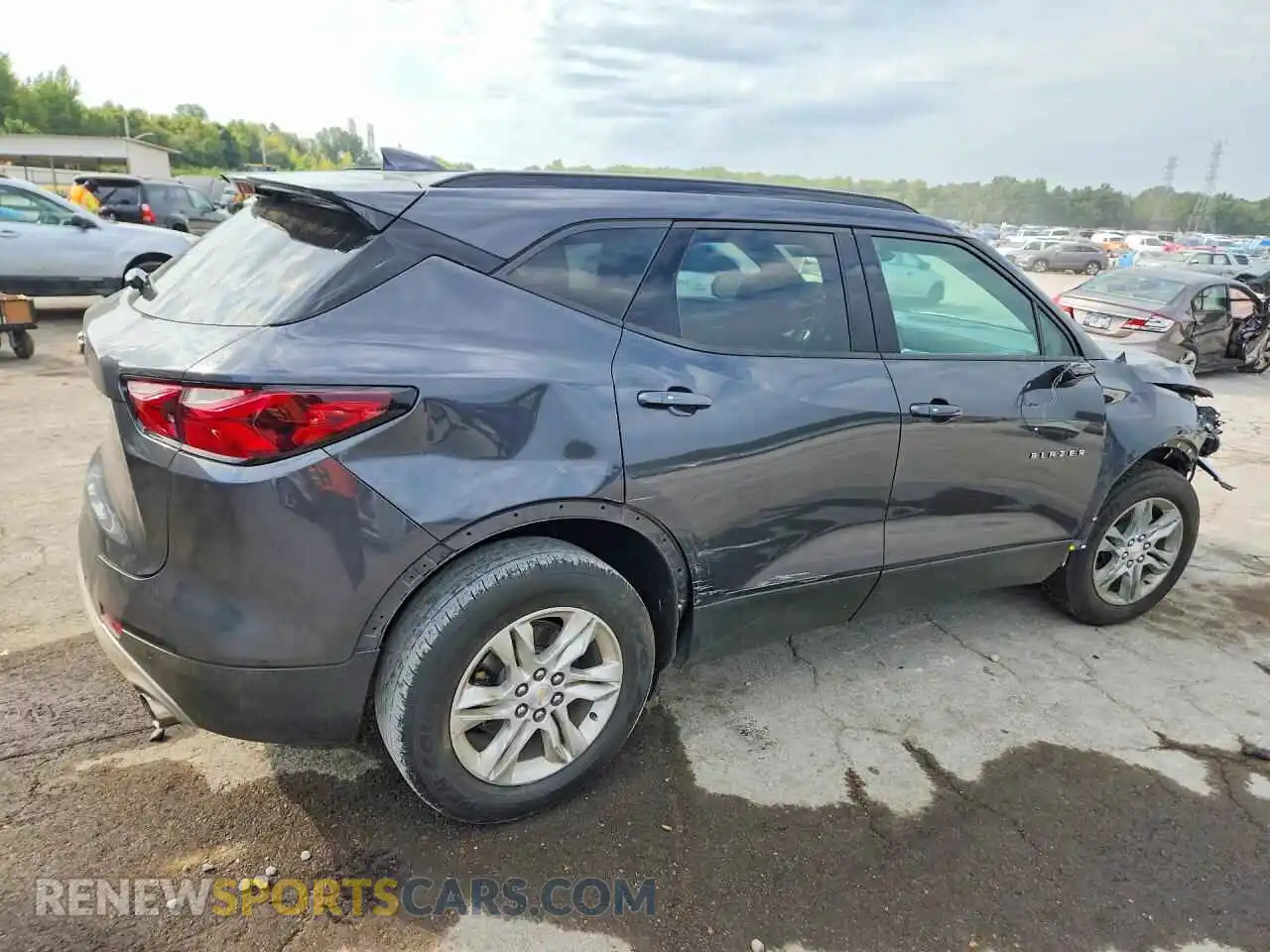 3 Photograph of a damaged car 3GNKBBRA5MS519013 CHEVROLET BLAZER 2021