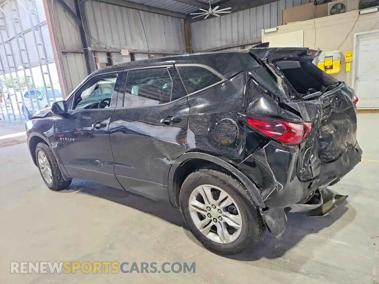 2 Photograph of a damaged car 3GNKBBRA6MS580497 CHEVROLET BLAZER 2021