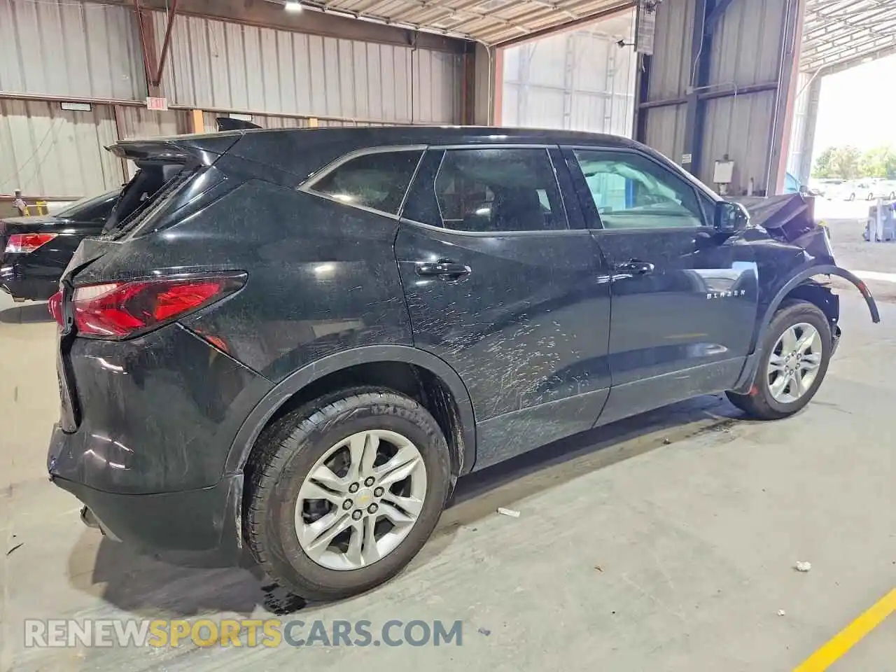 3 Photograph of a damaged car 3GNKBBRA6MS580497 CHEVROLET BLAZER 2021