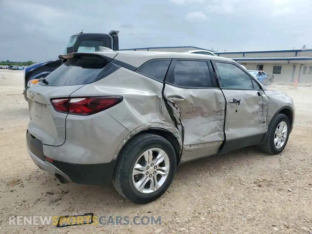 3 Photograph of a damaged car 3GNKBBRA7MS531499 CHEVROLET BLAZER 2021