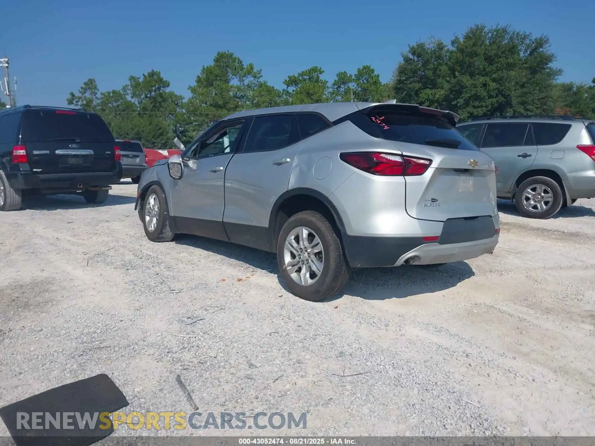 3 Photograph of a damaged car 3GNKBBRA7MS561019 CHEVROLET BLAZER 2021