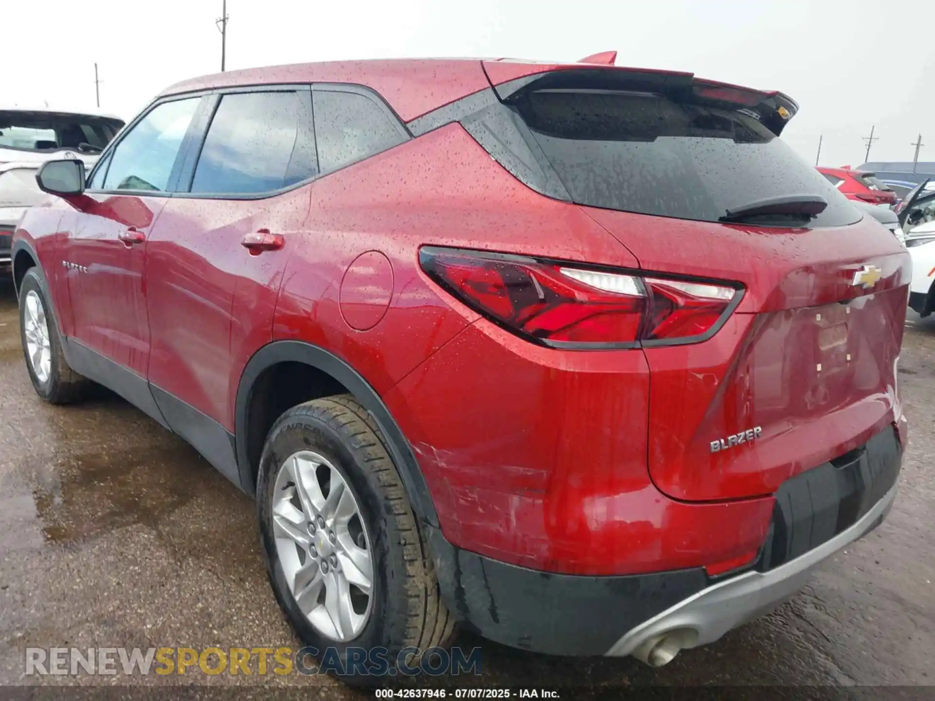 3 Photograph of a damaged car 3GNKBBRA9MS524747 CHEVROLET BLAZER 2021