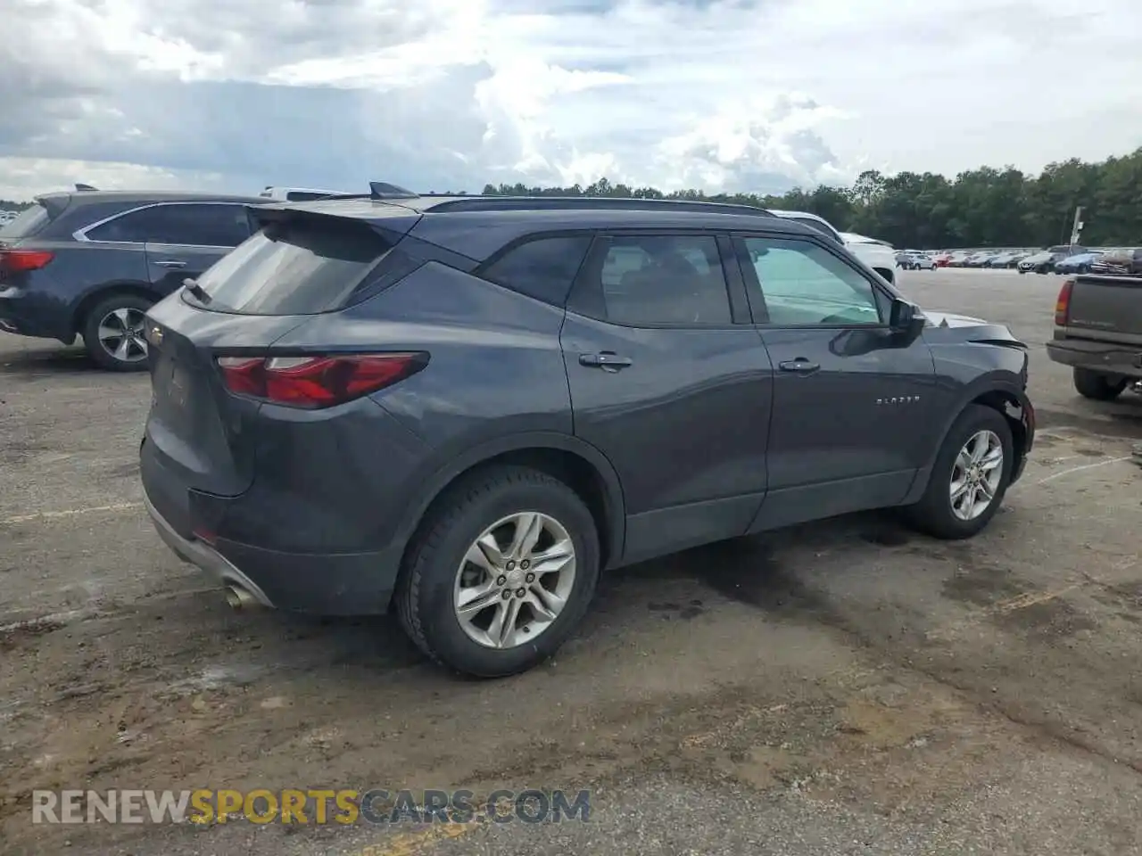3 Photograph of a damaged car 3GNKBBRA9MS537126 CHEVROLET BLAZER 2021