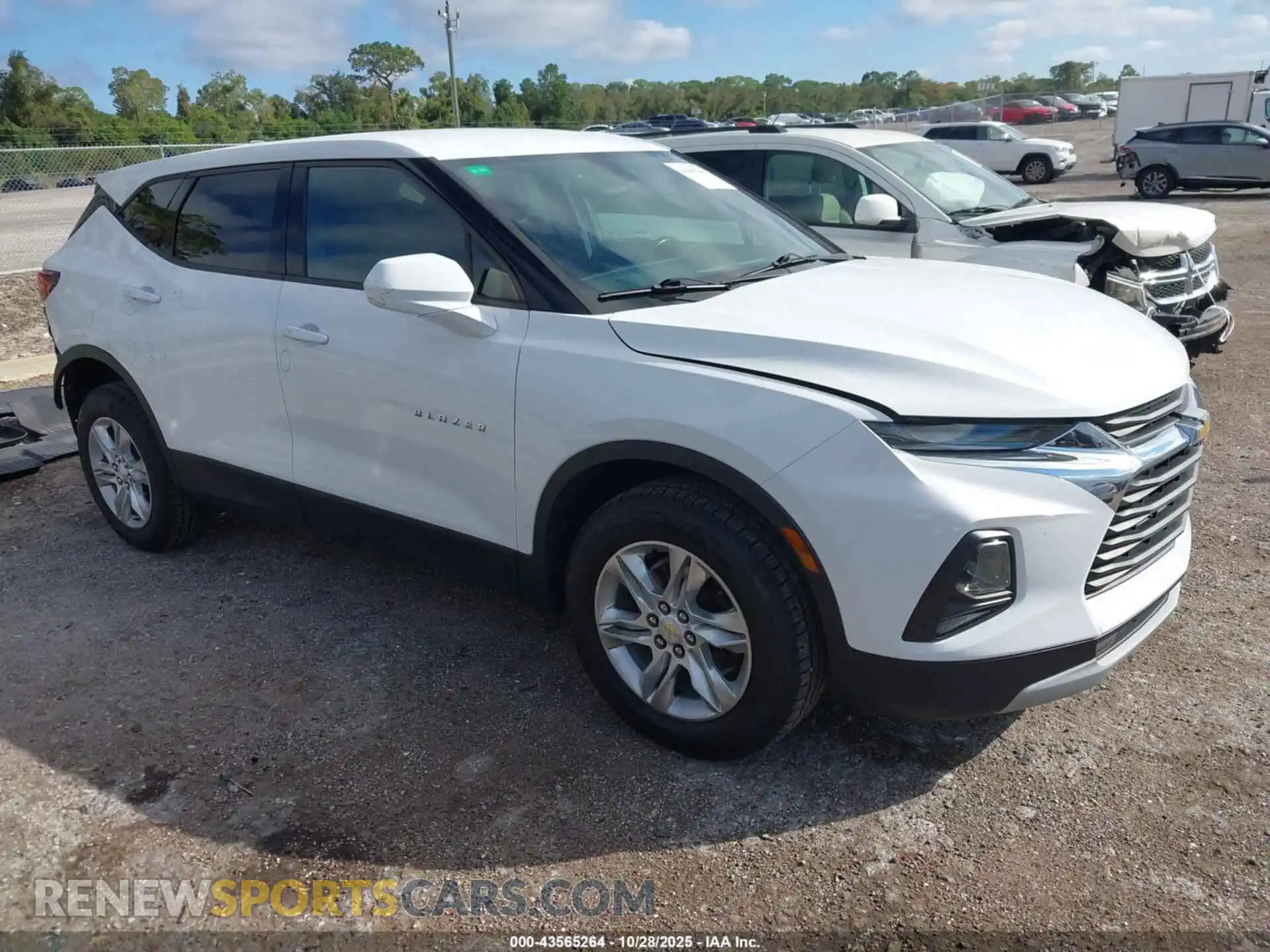 1 Photograph of a damaged car 3GNKBBRAXMS500084 CHEVROLET BLAZER 2021