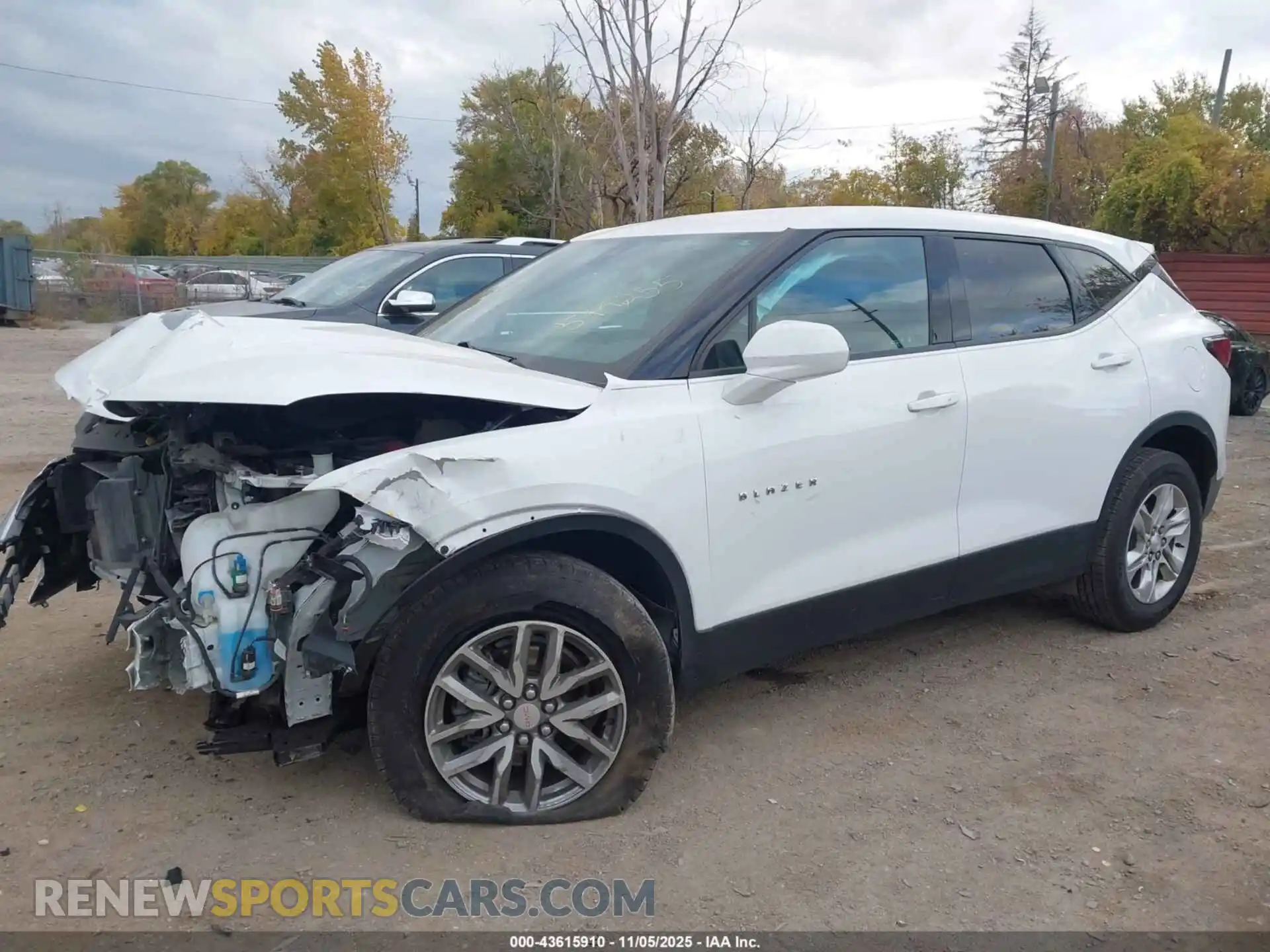 2 Photograph of a damaged car 3GNKBCR40MS544255 CHEVROLET BLAZER 2021