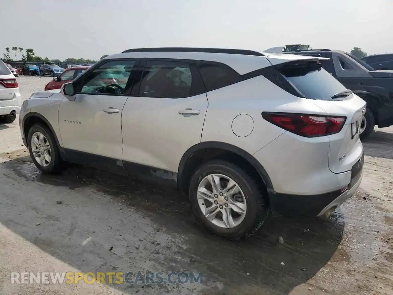 2 Photograph of a damaged car 3GNKBCR41MS536164 CHEVROLET BLAZER 2021