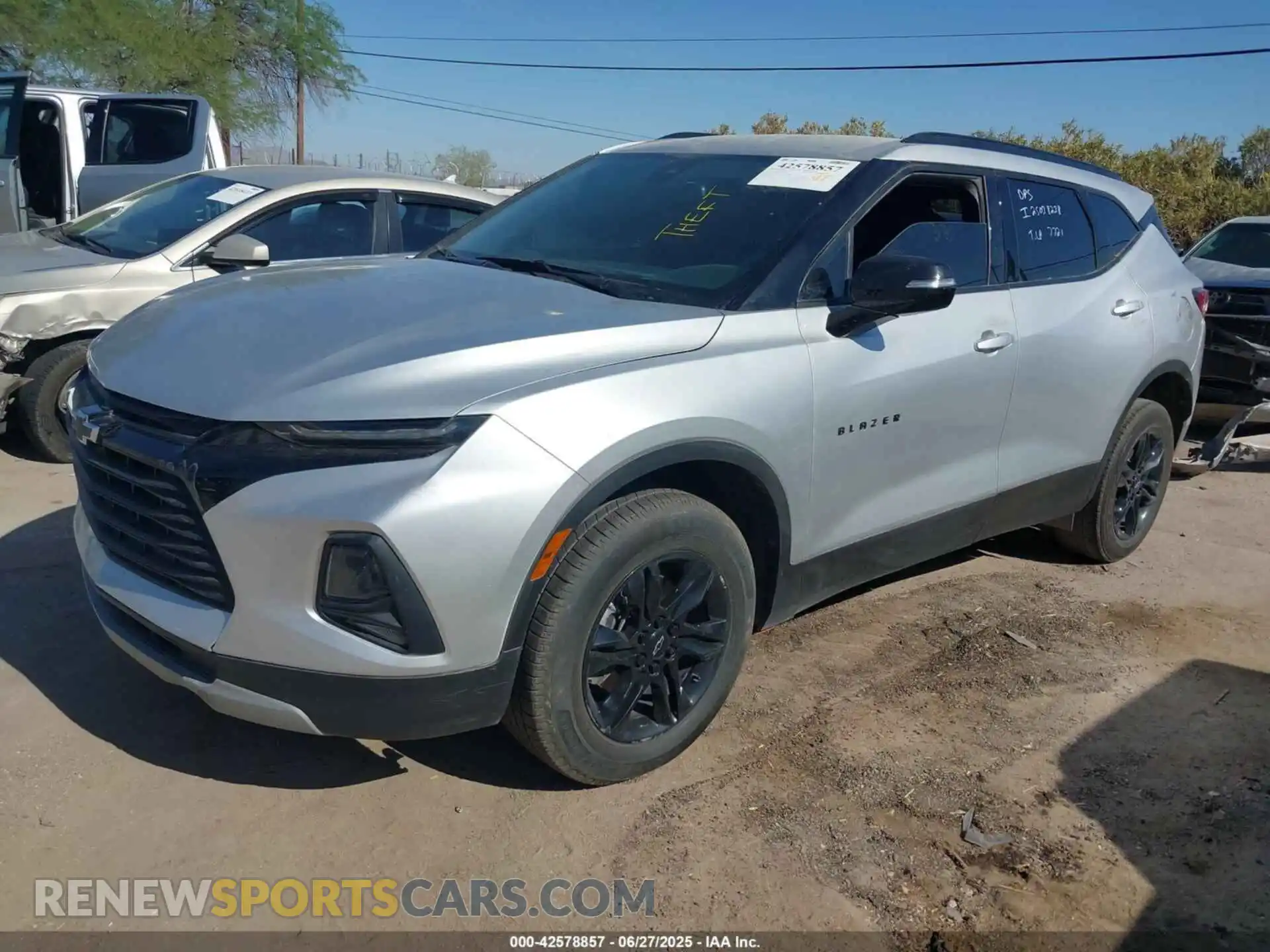 2 Photograph of a damaged car 3GNKBCR41MS541610 CHEVROLET BLAZER 2021