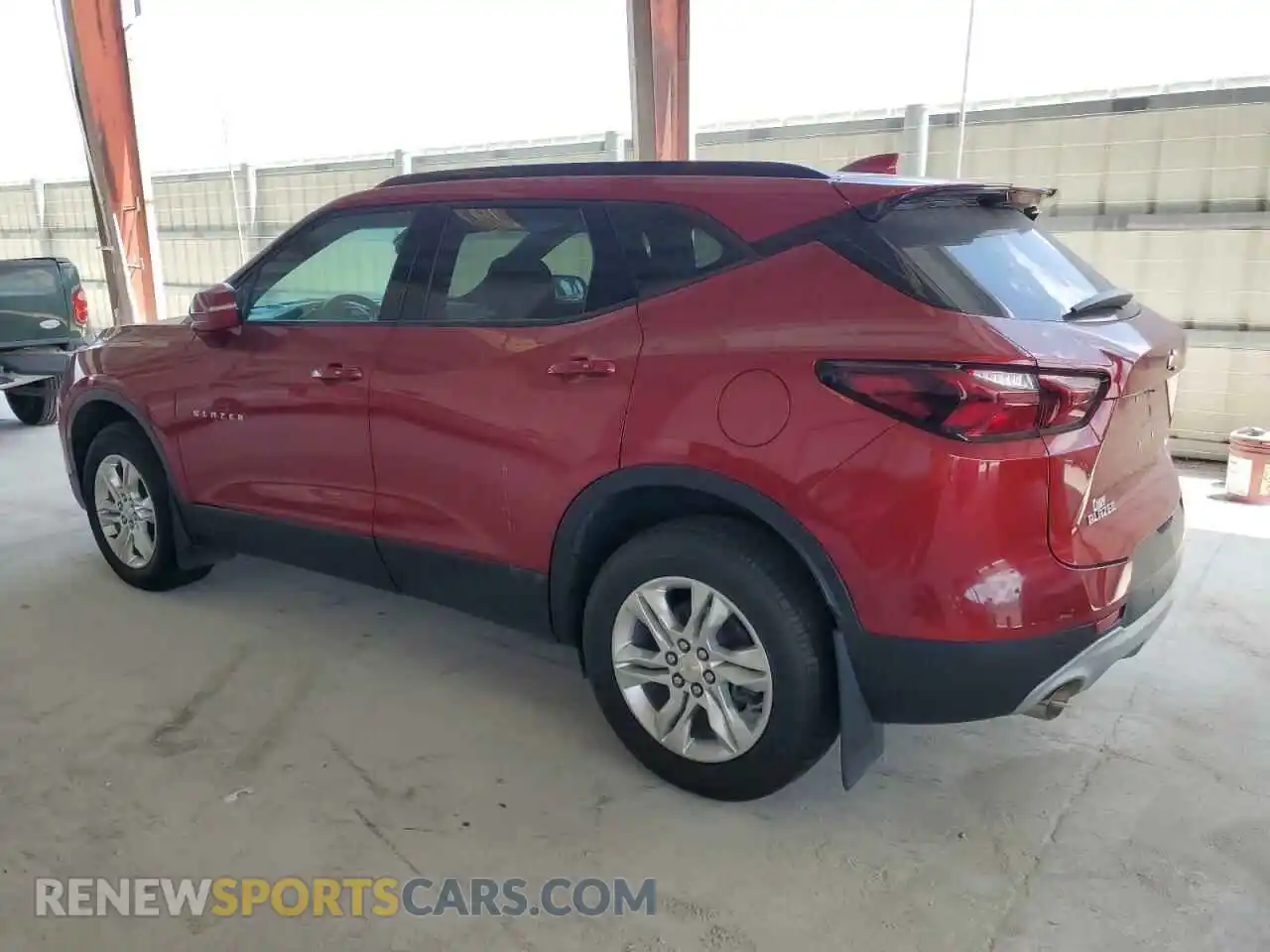 2 Photograph of a damaged car 3GNKBCR41MS586482 CHEVROLET BLAZER 2021