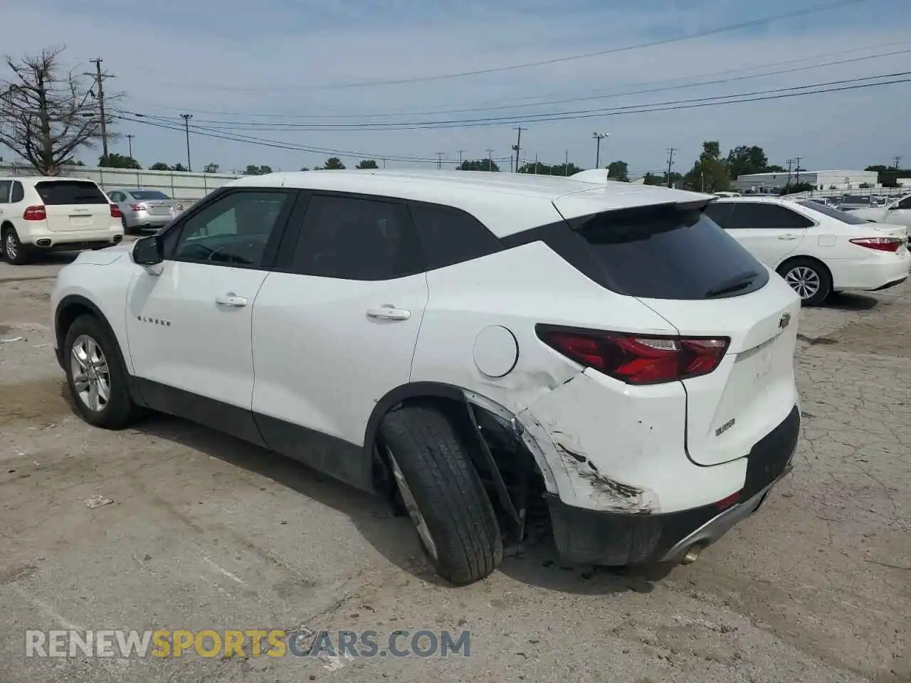 2 Photograph of a damaged car 3GNKBCR43MS584622 CHEVROLET BLAZER 2021
