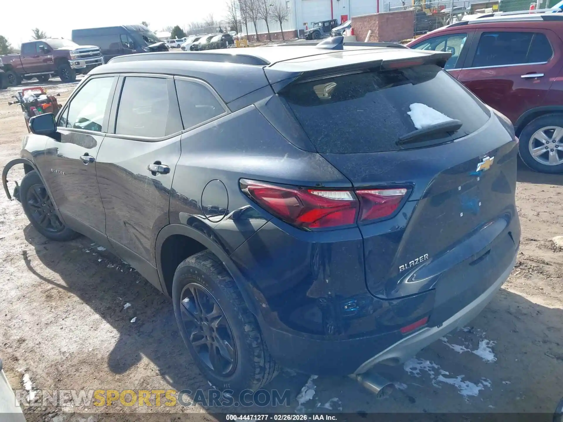 3 Photograph of a damaged car 3GNKBCR44MS521738 CHEVROLET BLAZER 2021