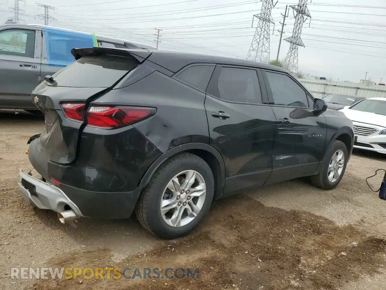 3 fotografías del automóvil dañado 3GNKBCR44MS572298 CHEVROLET BLAZER 2021