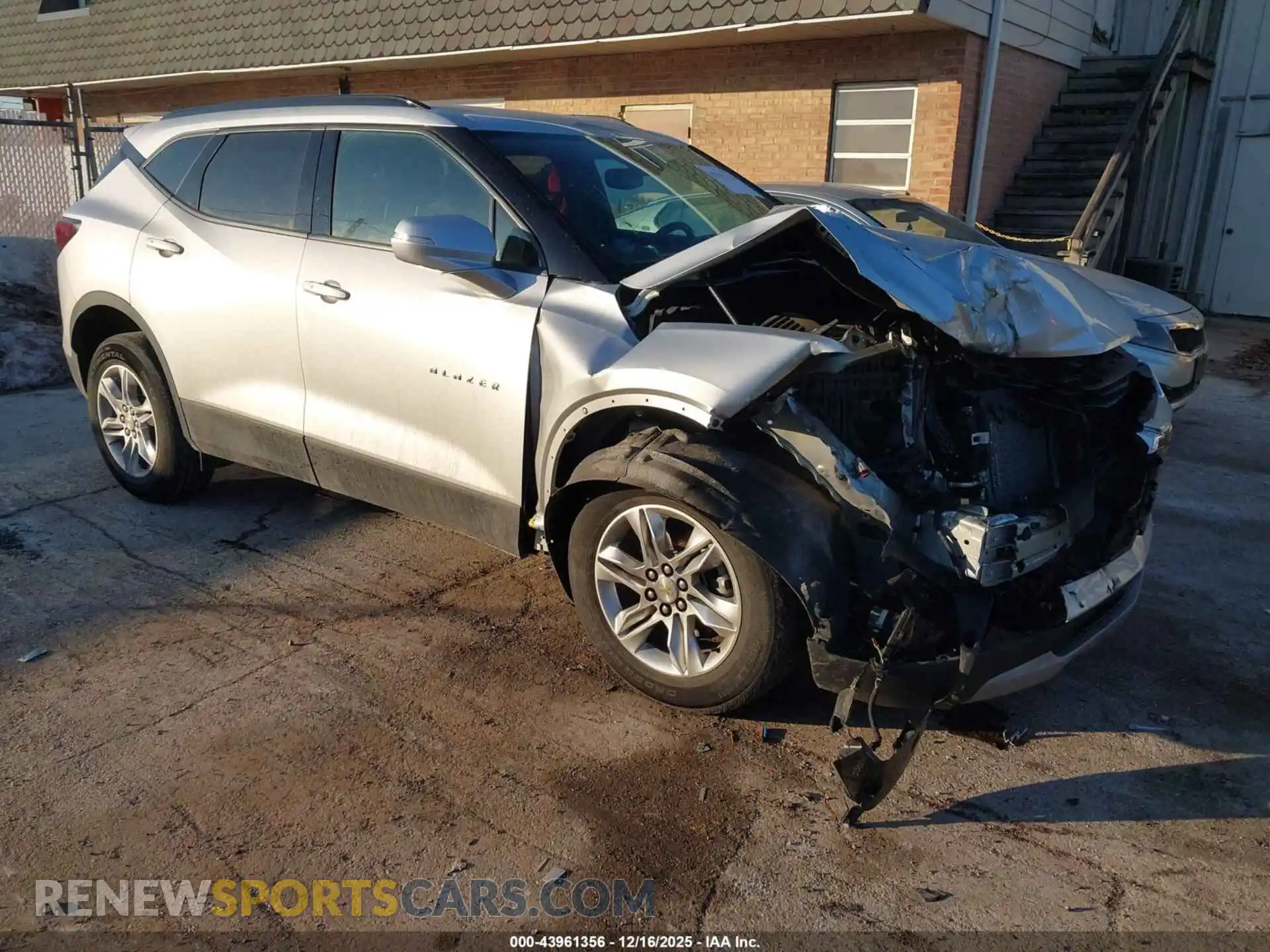 1 Photograph of a damaged car 3GNKBCR45MS528052 CHEVROLET BLAZER 2021