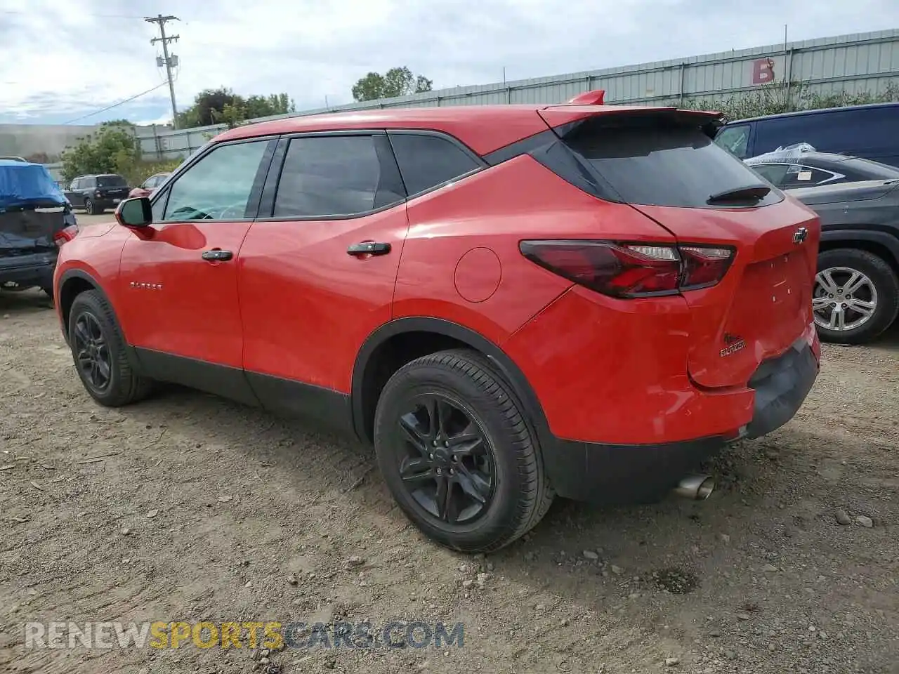2 Photograph of a damaged car 3GNKBCR46MS566227 CHEVROLET BLAZER 2021
