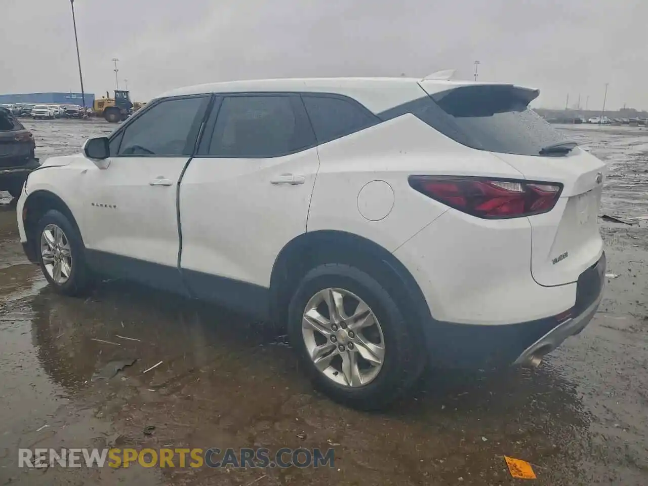 2 Photograph of a damaged car 3GNKBCR46MS571122 CHEVROLET BLAZER 2021