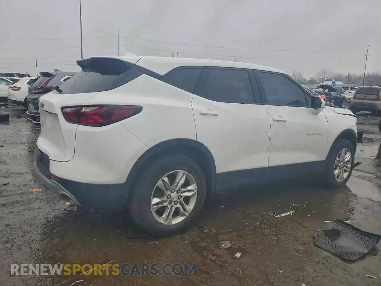 3 Photograph of a damaged car 3GNKBCR46MS571122 CHEVROLET BLAZER 2021