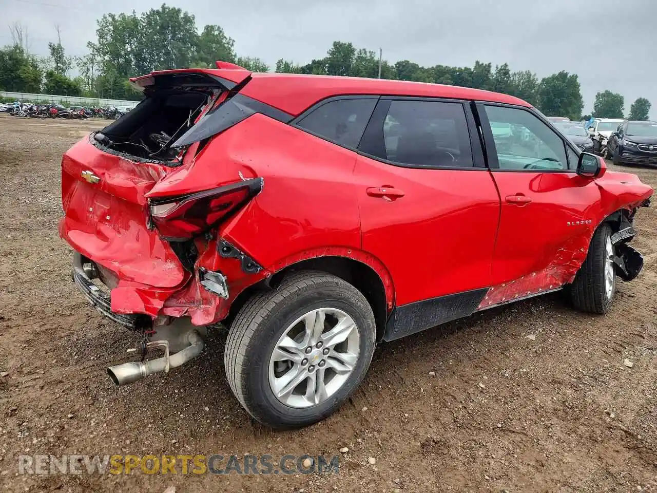 3 Photograph of a damaged car 3GNKBCR46MS584615 CHEVROLET BLAZER 2021